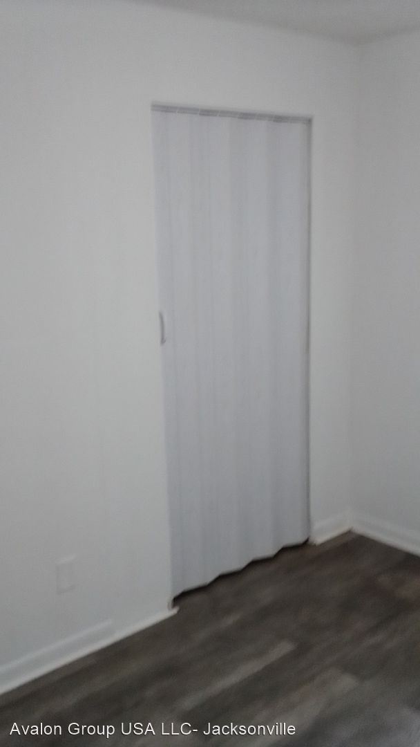 Building Photo - 3 br, 1 bath House - 1541 W 1ST STREET