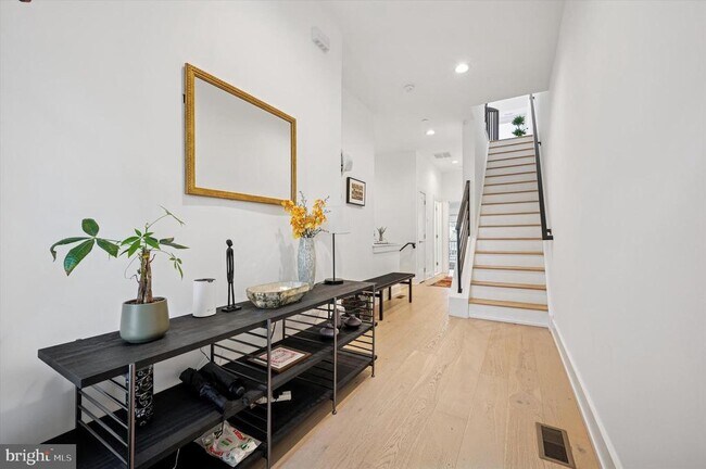 Foto del edificio - 6715 Cinnaminson Ct