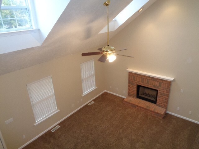 Foto del edificio - 114 Louise Dr