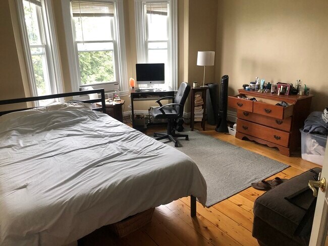 Foto del edificio - 682 E 6th St