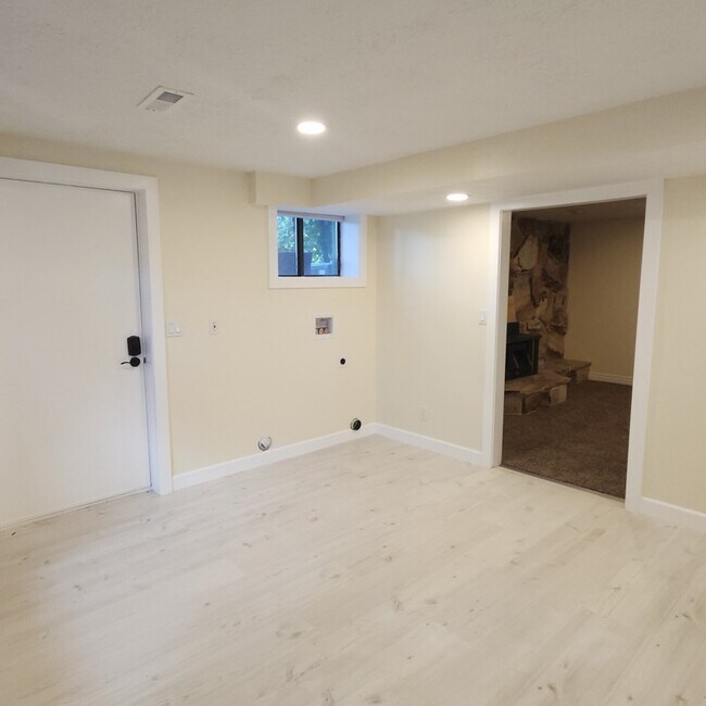 Foto del edificio - 2779 Summerwood Dr