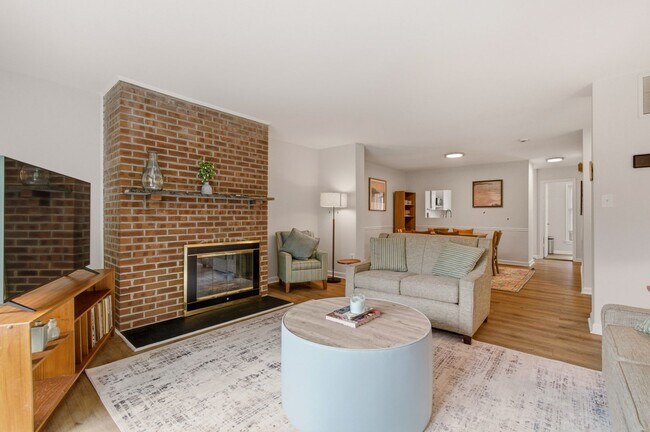 Foto del edificio - 1608 Key Blvd