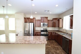 Building Photo - 3254 E Sports Dr