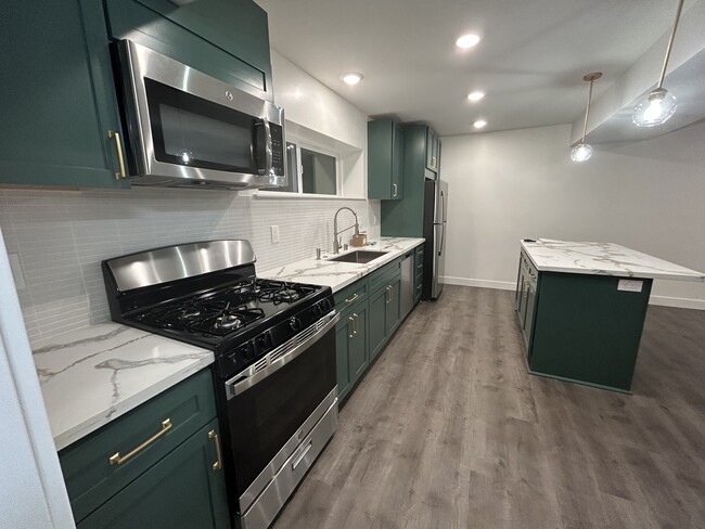 Building Photo - 16584 Toledo Way