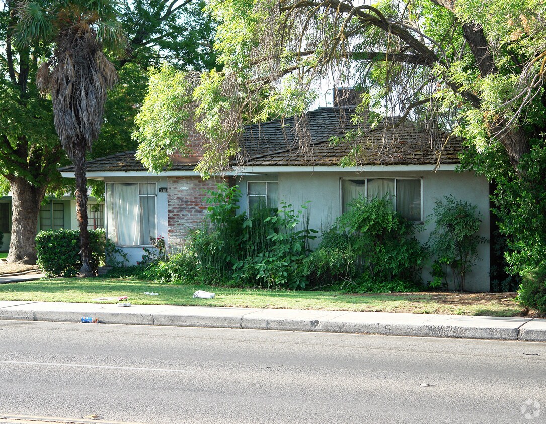 Building Photo - 3498-3510 E Clinton Ave