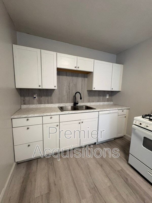 Foto del edificio - 478 Dulaney Ave