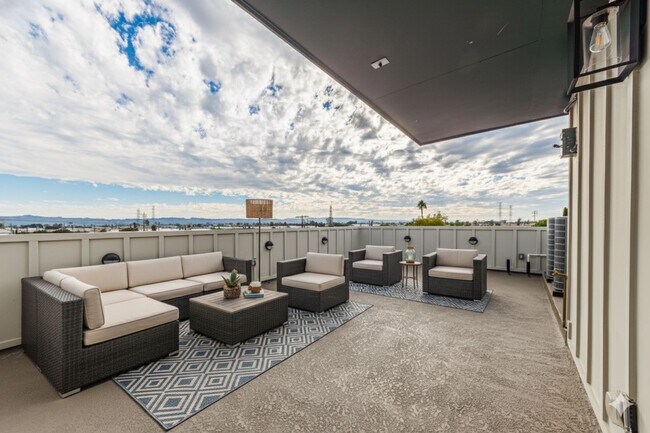 Foto del edificio - Brand-New Luxury Townhomes in NoHo