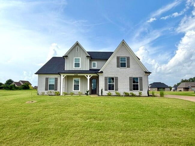 Now Leasing a spacious 5-bedroom 3 bath home in Olive Branch @ Southbranch. - Now Leasing a spacious 5-bedroom 3 bath home in Olive Branch @ Southbranch.