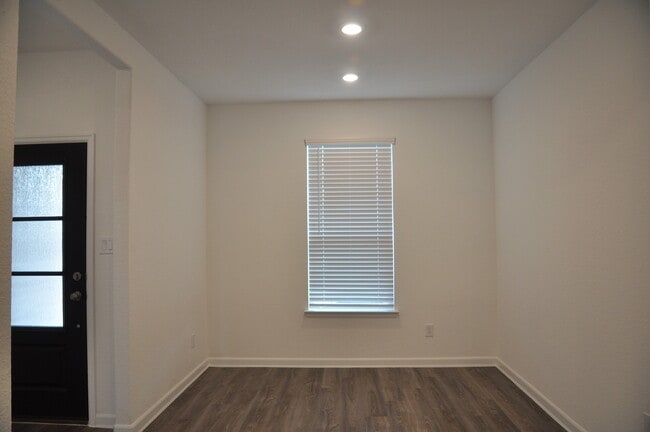 Building Photo - 32327 Melbrooke Dr