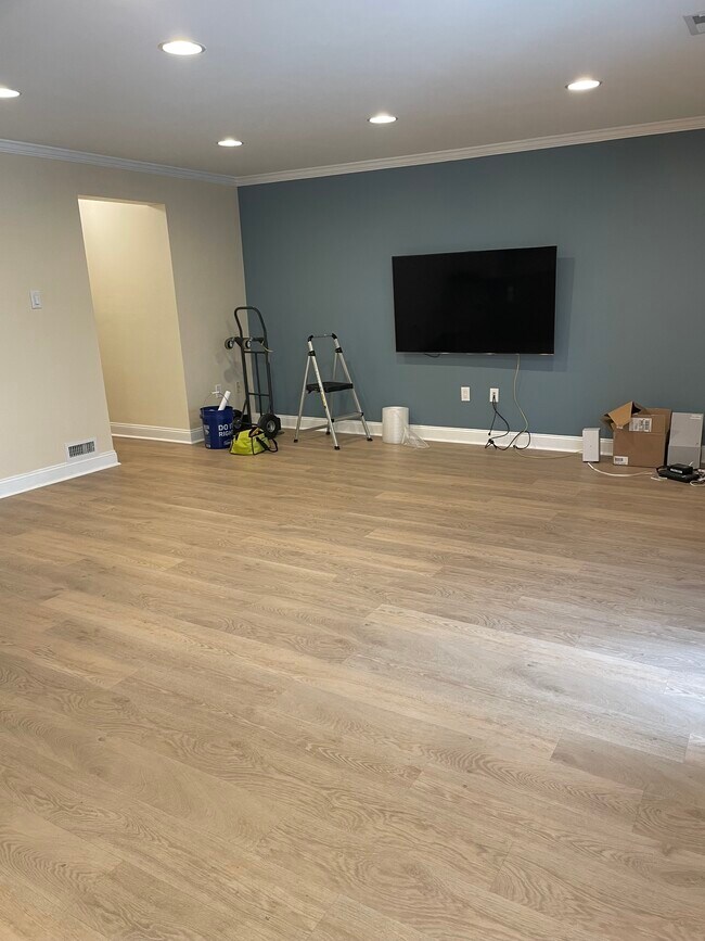 Building Photo - 1 Bridgewater Dr