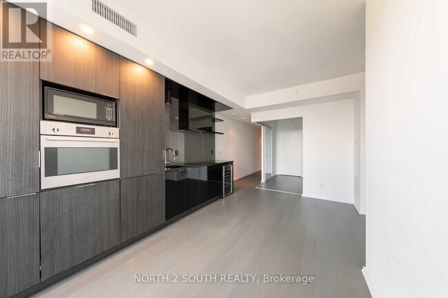 Building Photo - 70 Temperance St