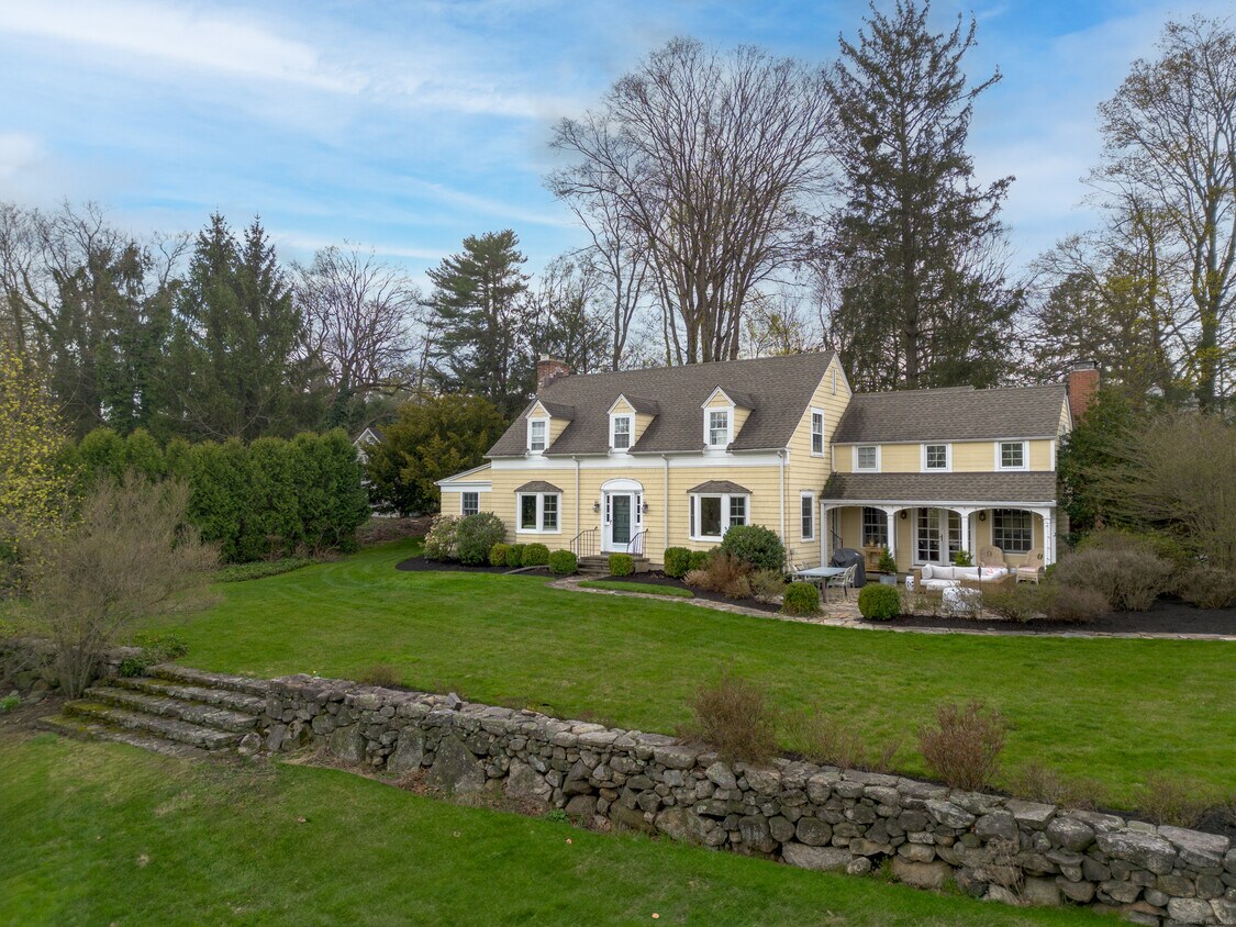 Foto principal - 3 Holmewood Ln