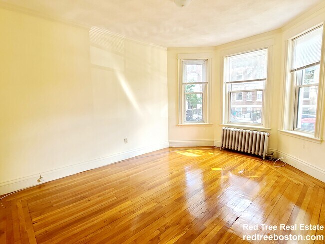 Building Photo - 124 Peterborough St