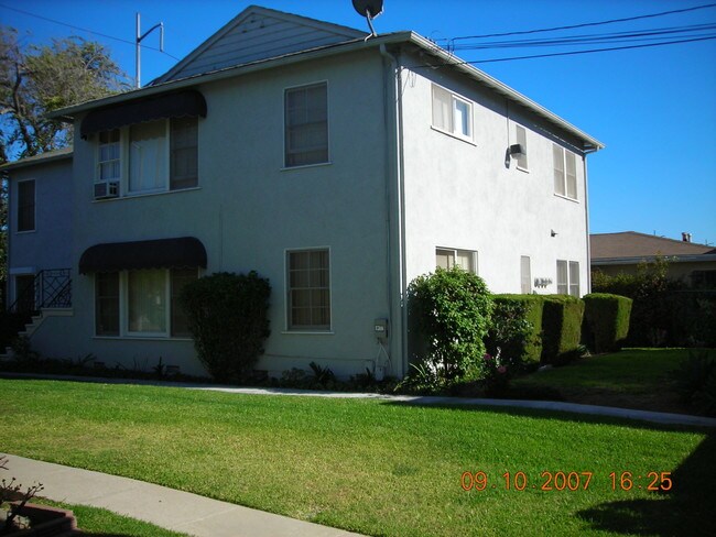 Foto del edificio - 7045-7049 S La Cienega Blvd