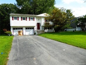 Building Photo - 29 Dorothy Dr