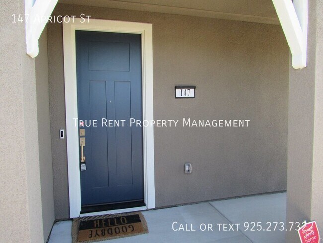 Foto del edificio - Gorgeous 4 Bed, 2.5 Bath Townhome in Prime...