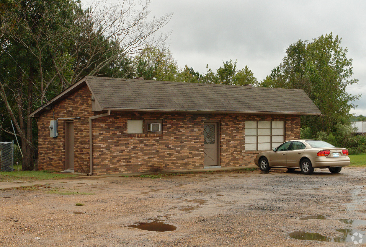 Building Photo - 602 Old Hwy 49