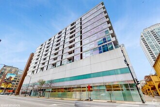 Building Photo - 630 N Franklin St