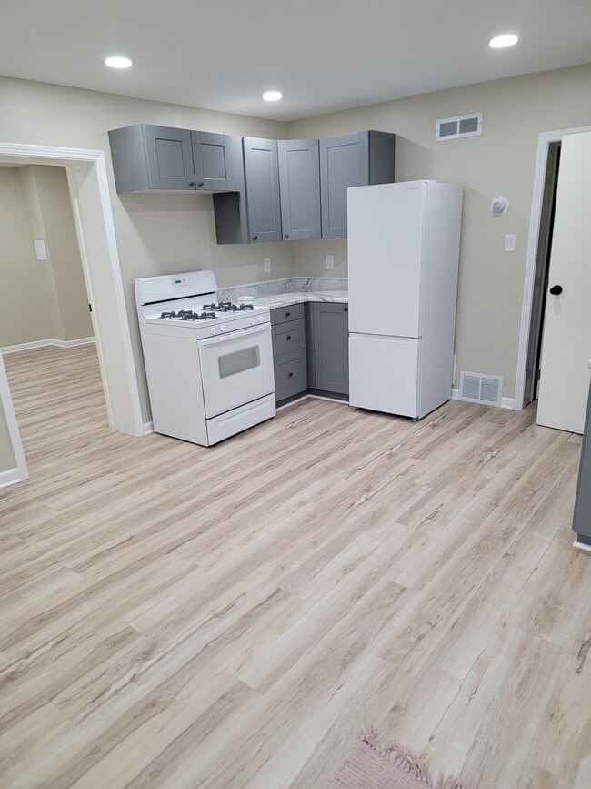 Building Photo - 4535 W 41st Ave