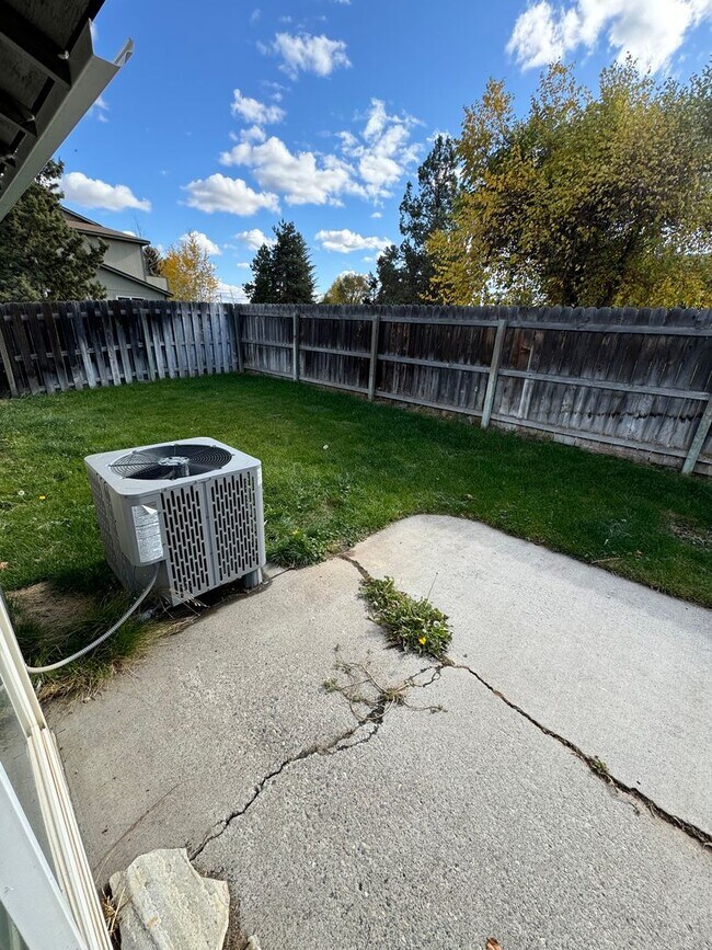 Foto del edificio - Cute updated Duplex in SW Redmond