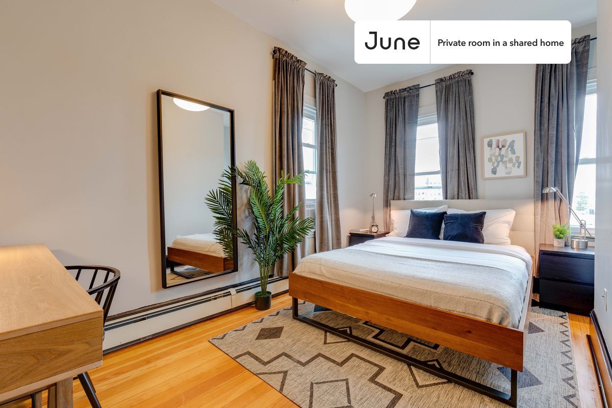 Foto principal - Room in Shared 4 bed/1.5 bath home