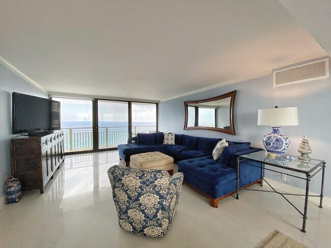 Foto del edificio - 3000 N Ocean Dr