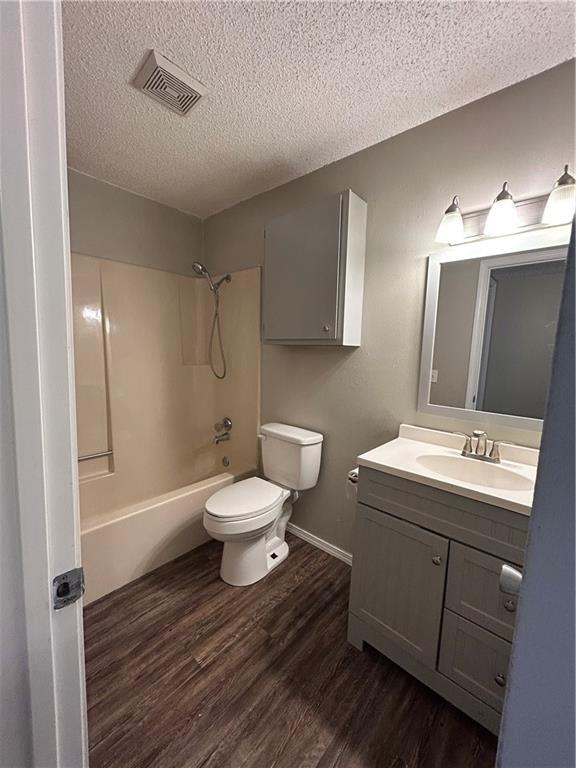 Building Photo - 221 Brooke Lynn Dr