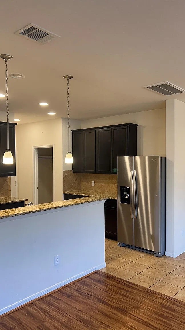 Building Photo - 8007 Villa De Norte St