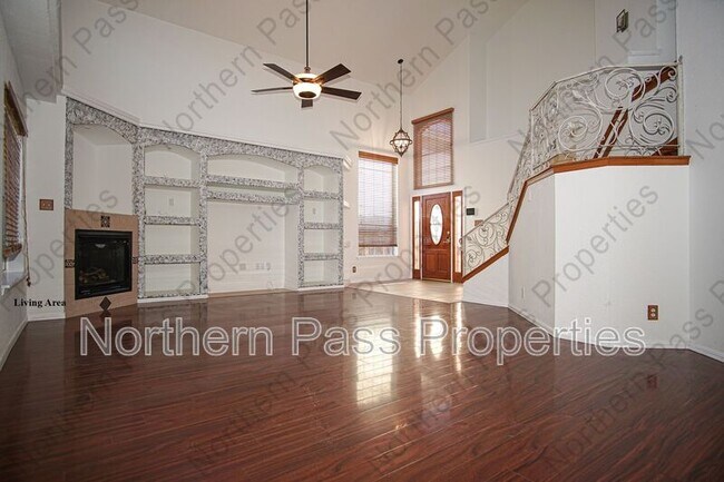 Building Photo - 12941 Tierra Salas Dr