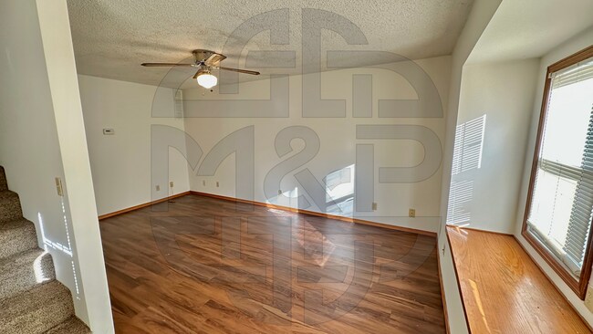 Foto del edificio - 130 W 10th St