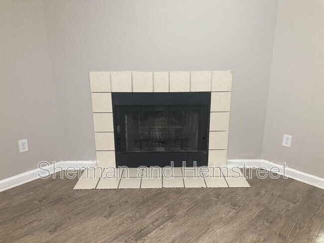 Building Photo - 506 Commons Dr