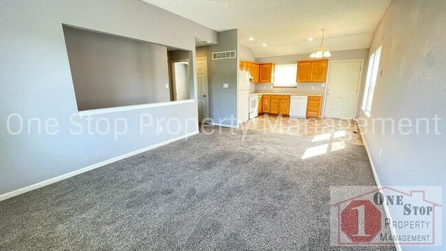 Foto del edificio - Charming 2 Bedroom TownHouse in Independen...