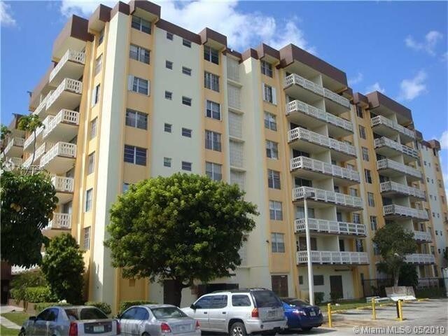 Foto principal - 15600 NW 7th Ave