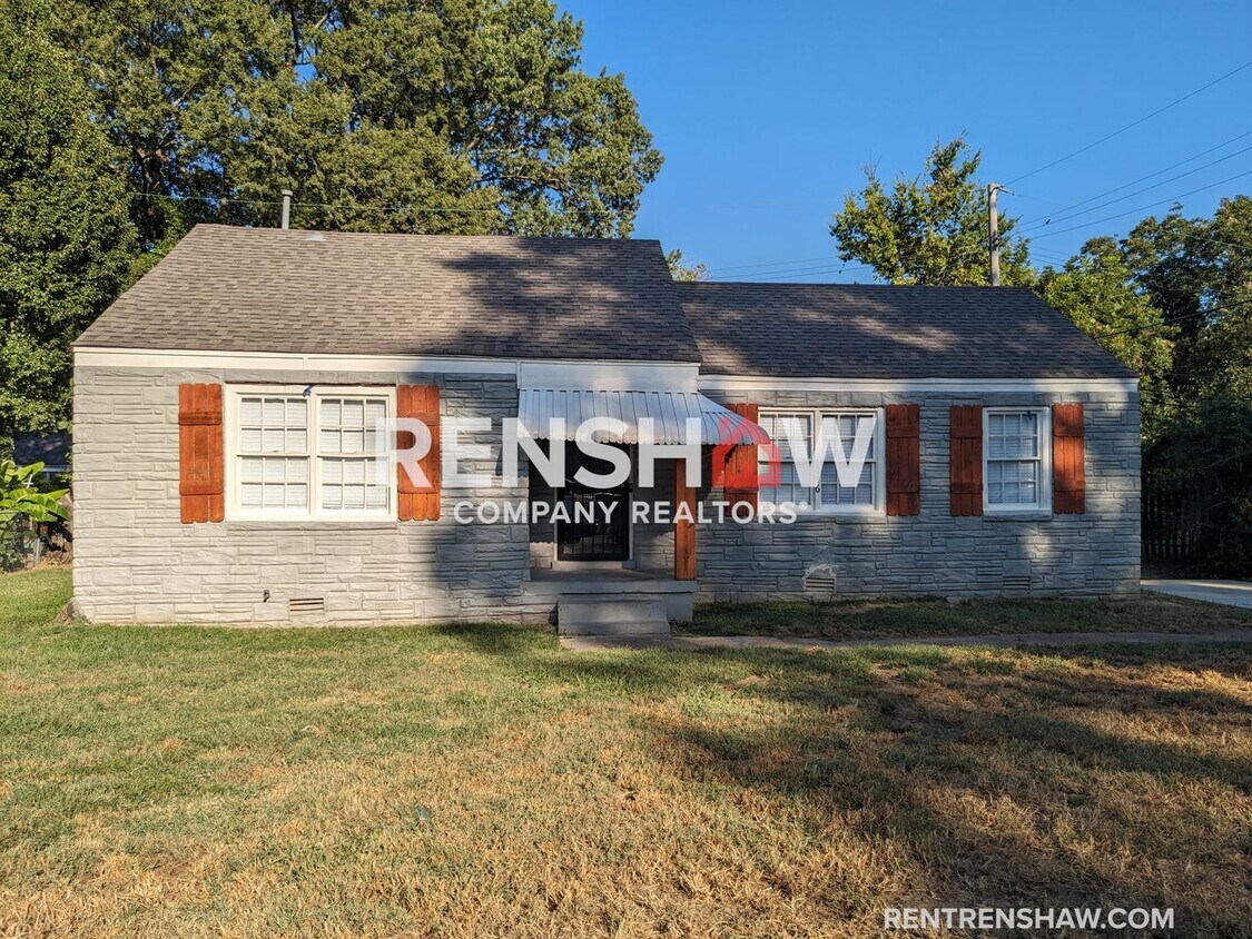 Primary Photo - Holiday Special - FREE December Rent with ...