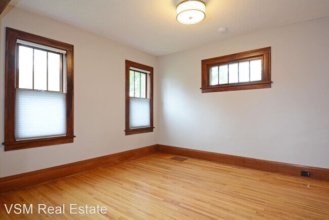 Foto del edificio - 2 br, 1 bath House - 5022 30th Ave South