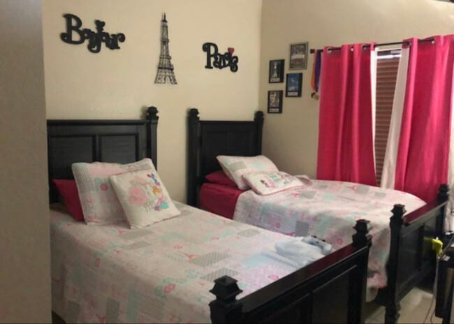 Building Photo - 384 SW 17th Terrace