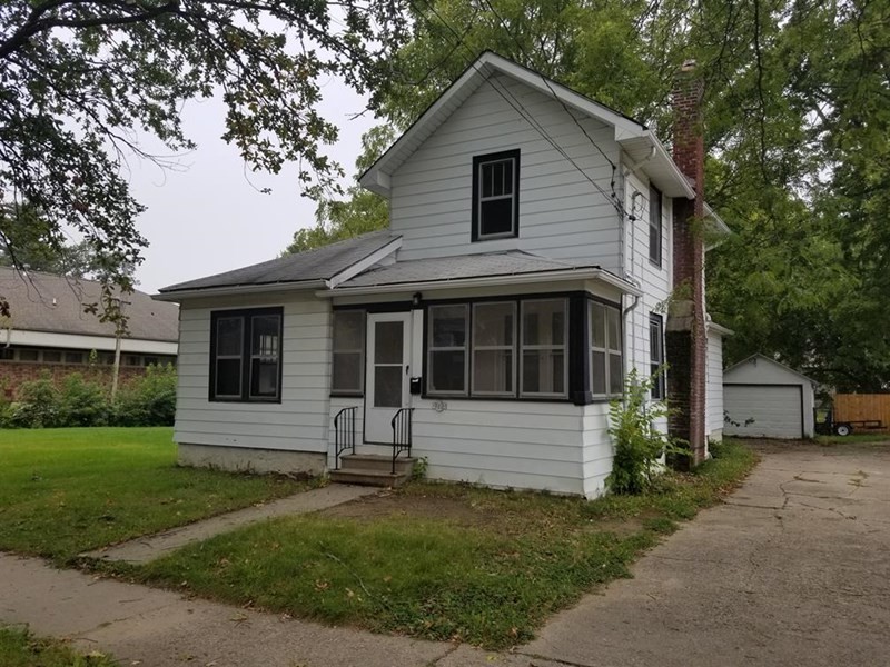 Primary Photo - 712 W Franklin St