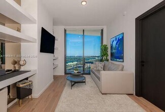 Building Photo - 398 NE 5th St