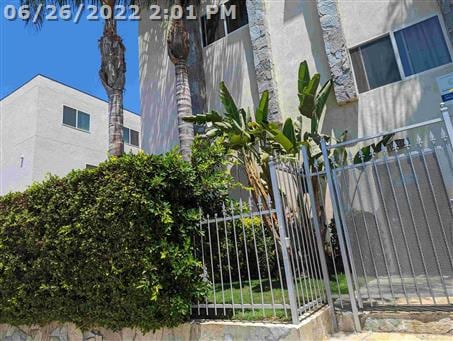 Building Photo - 11339 Oxnard St