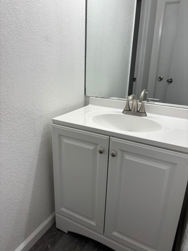 Foto del edificio - 5175 E Waverly Dr