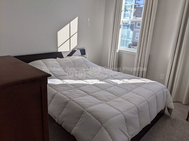 Foto del edificio - 1035 Manorhaven Dr