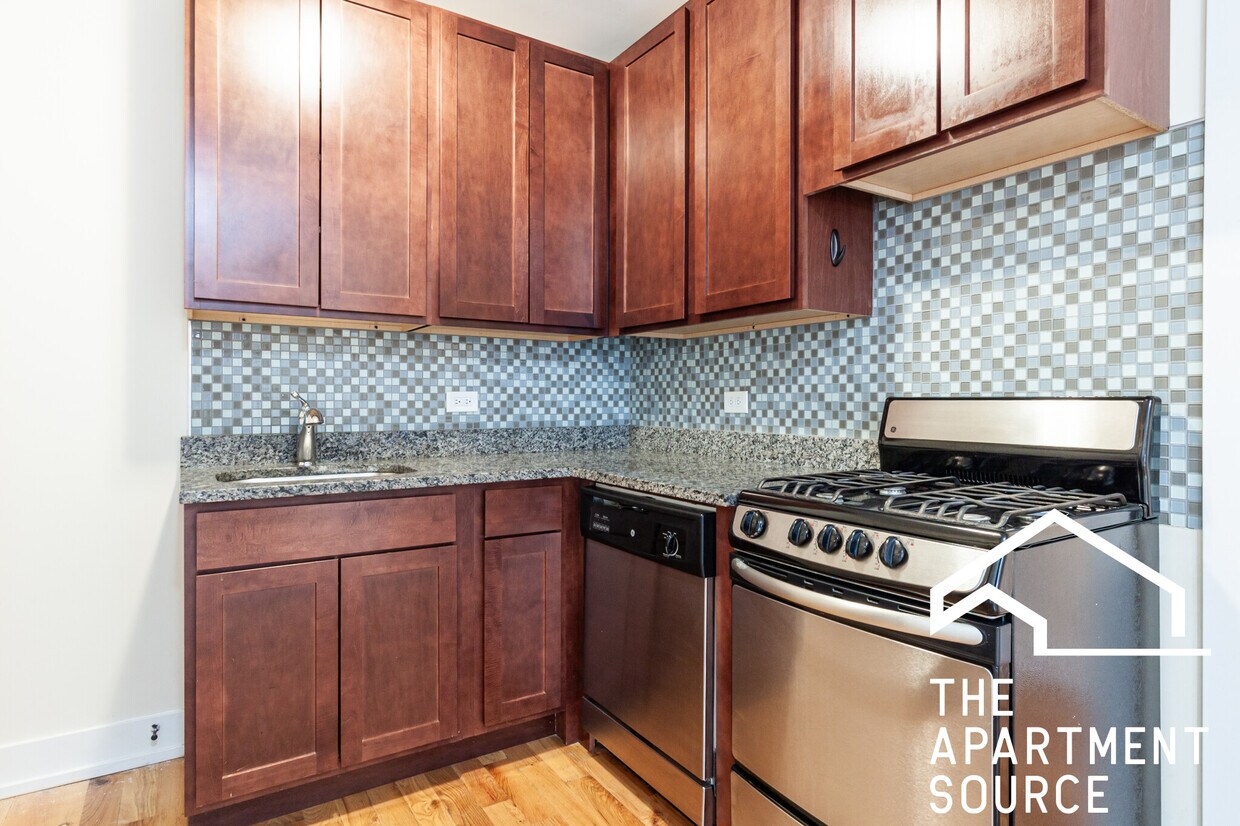 Foto principal - 2948 N Seminary Ave