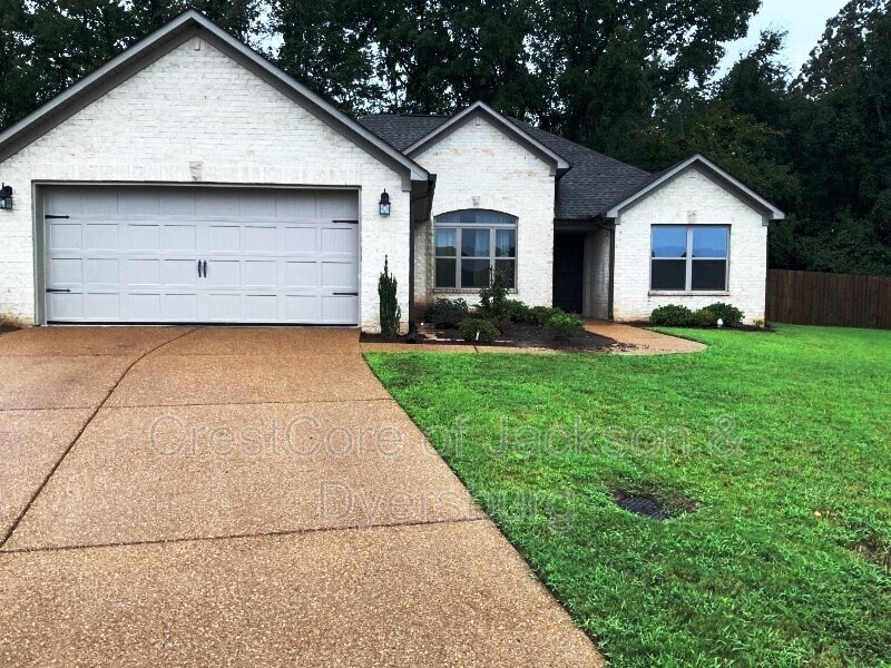 Primary Photo - 92 Lennox Village Dr