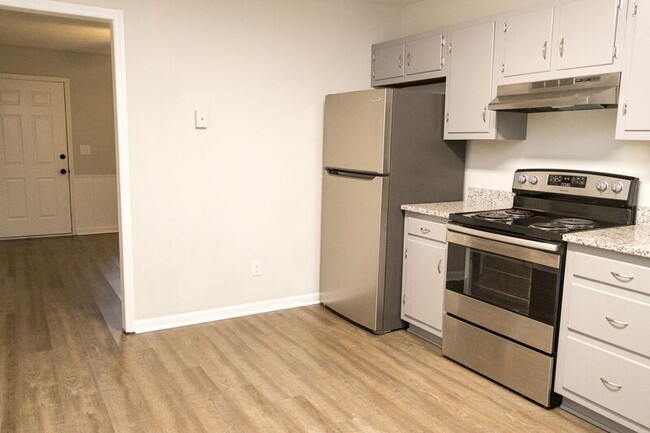 Foto del edificio - 1418 Baggett Rd