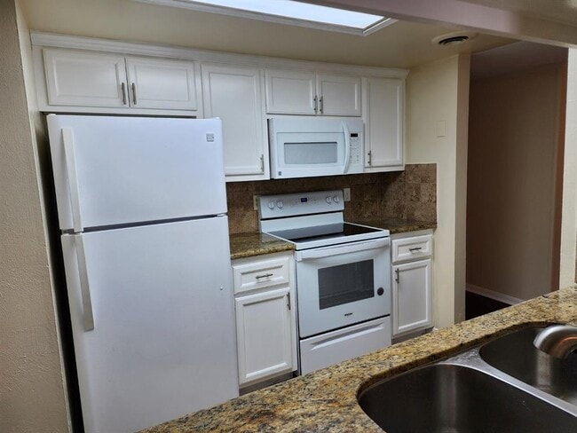 Building Photo - 12633 Memorial Dr