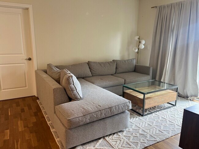 Foto del edificio - 110 Trotter Rd