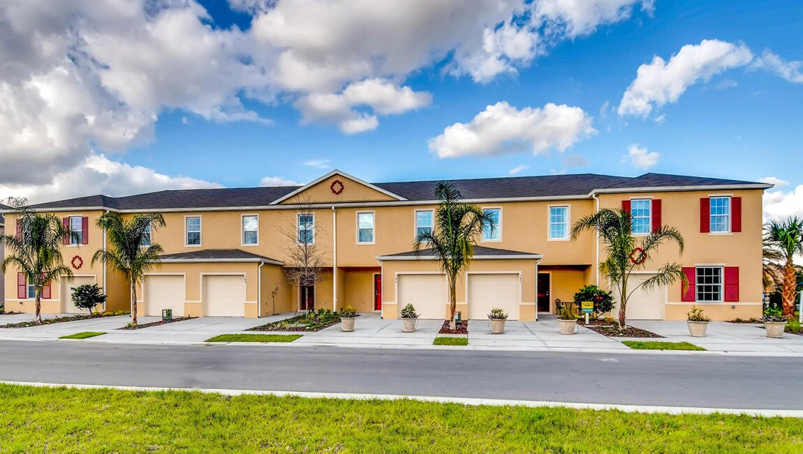 Foto principal - 3 Bedroom 2.5 Bath Townhouse - Champions G...