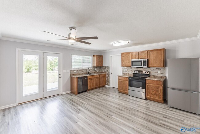 Building Photo - 163 Sedgewick Dr