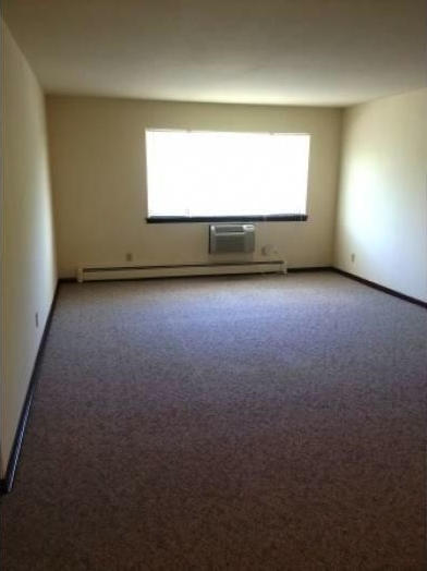 Interior Photo - 1422 S. 92nd Apartments
