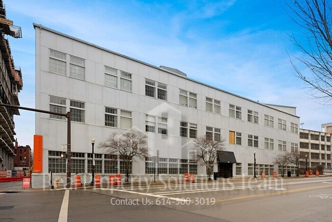 Building Photo - Downtown Condo!